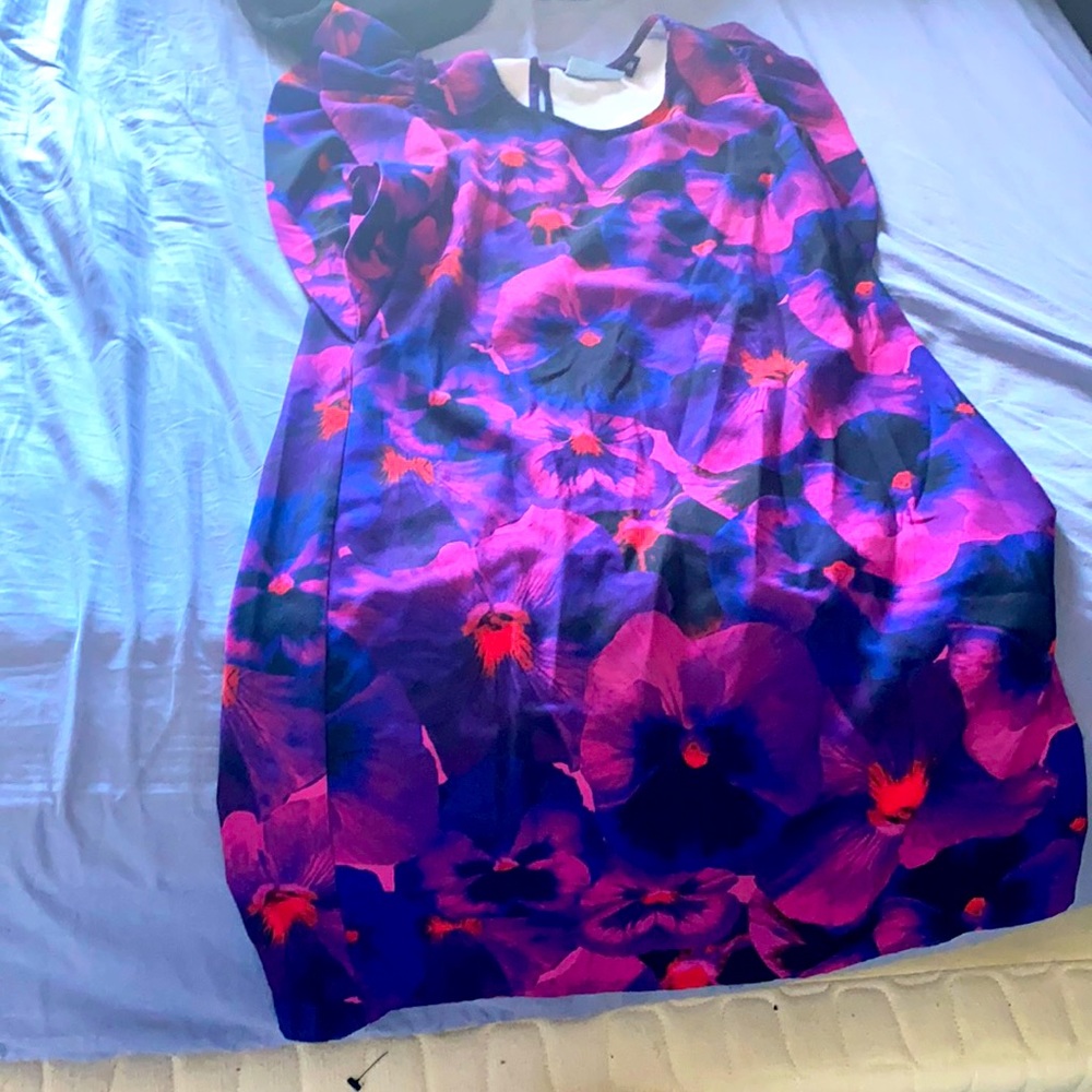 Floral women’s size 6 dress